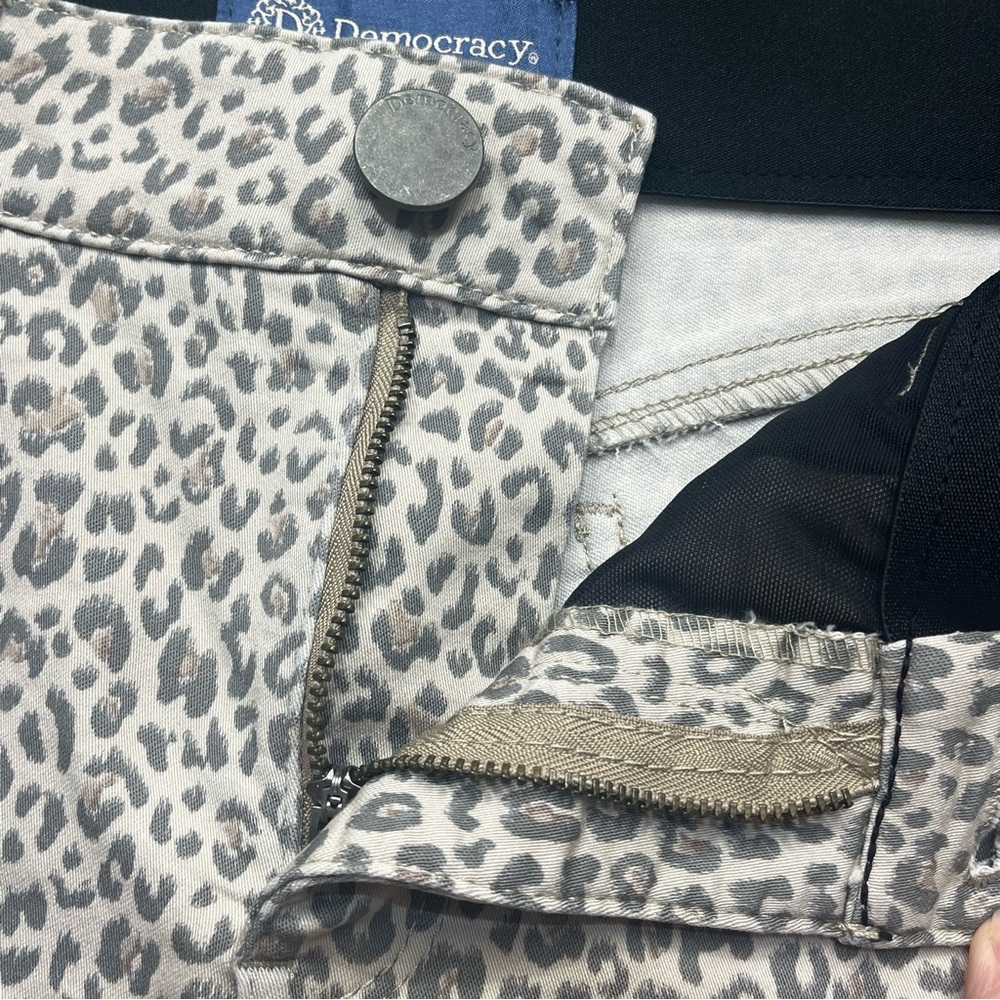 Democracy “Ab” Solution Animal Print Shorts - Picture 3 of 9